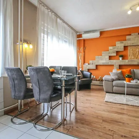 Narancsvirag Apartman *